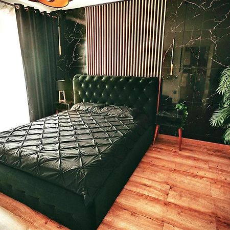Jacuzzi Apartment バイア·マーレ エクステリア 写真